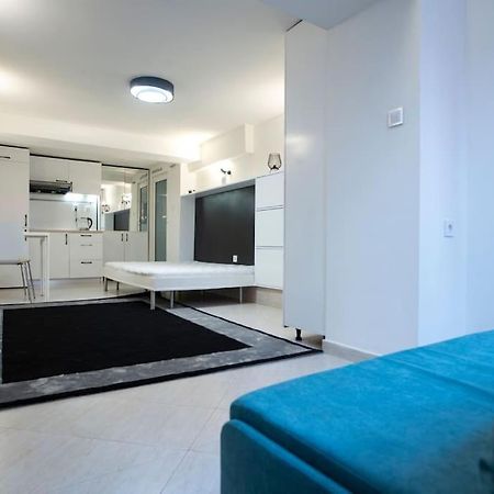 Studio With Courtyard Just Steps Away Vitosha Str Sofia Exterior photo